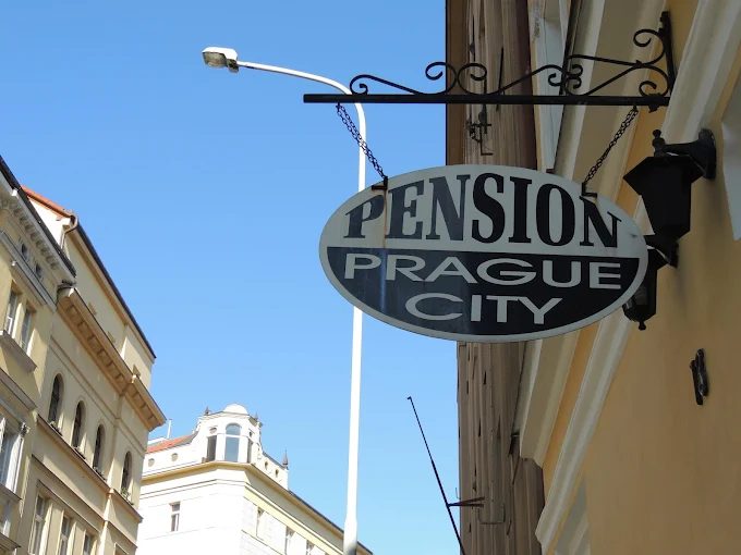 Hotel Prague Citys skylt på fasaden