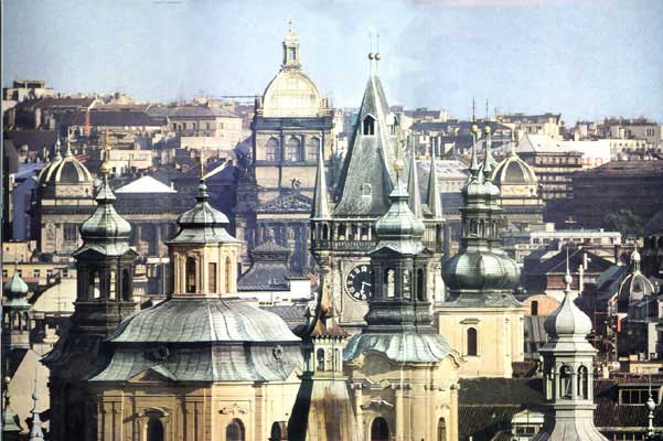 100 spires walking tour prague